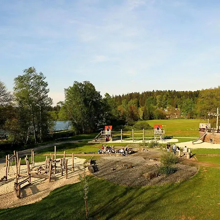 In Mit Garten Und Seeblick By Interhome *
